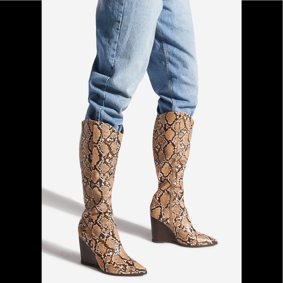 NWT Shoe Dazzle Snakeskin Faux Leather Wedge Boots - Picture 9 of 12